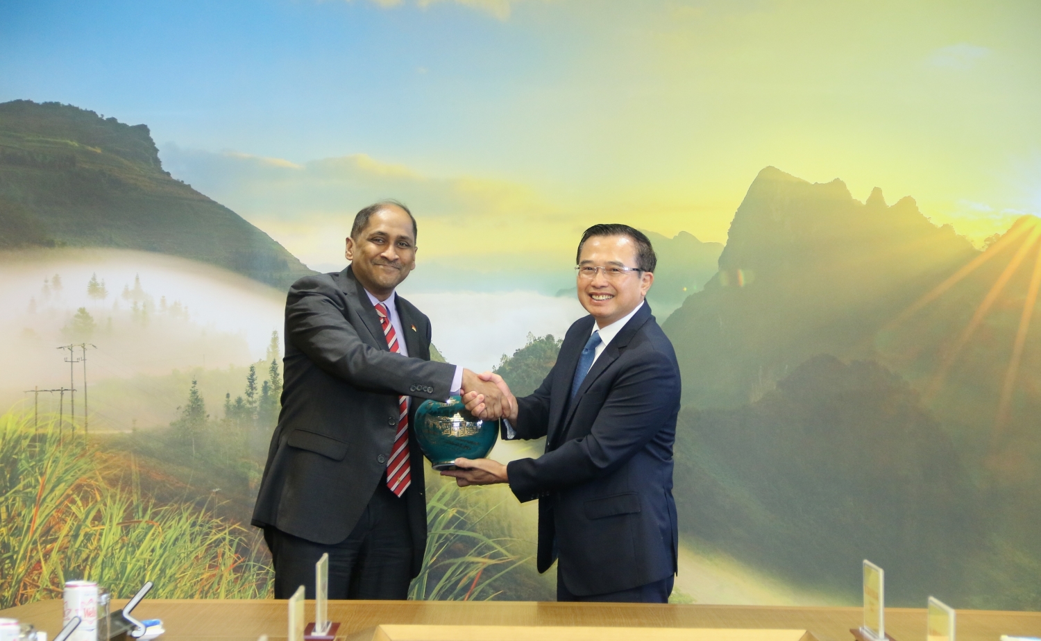 Petrovietnam và Sembcorp thúc đẩy chuyển đổi năng lượng tại Việt Nam