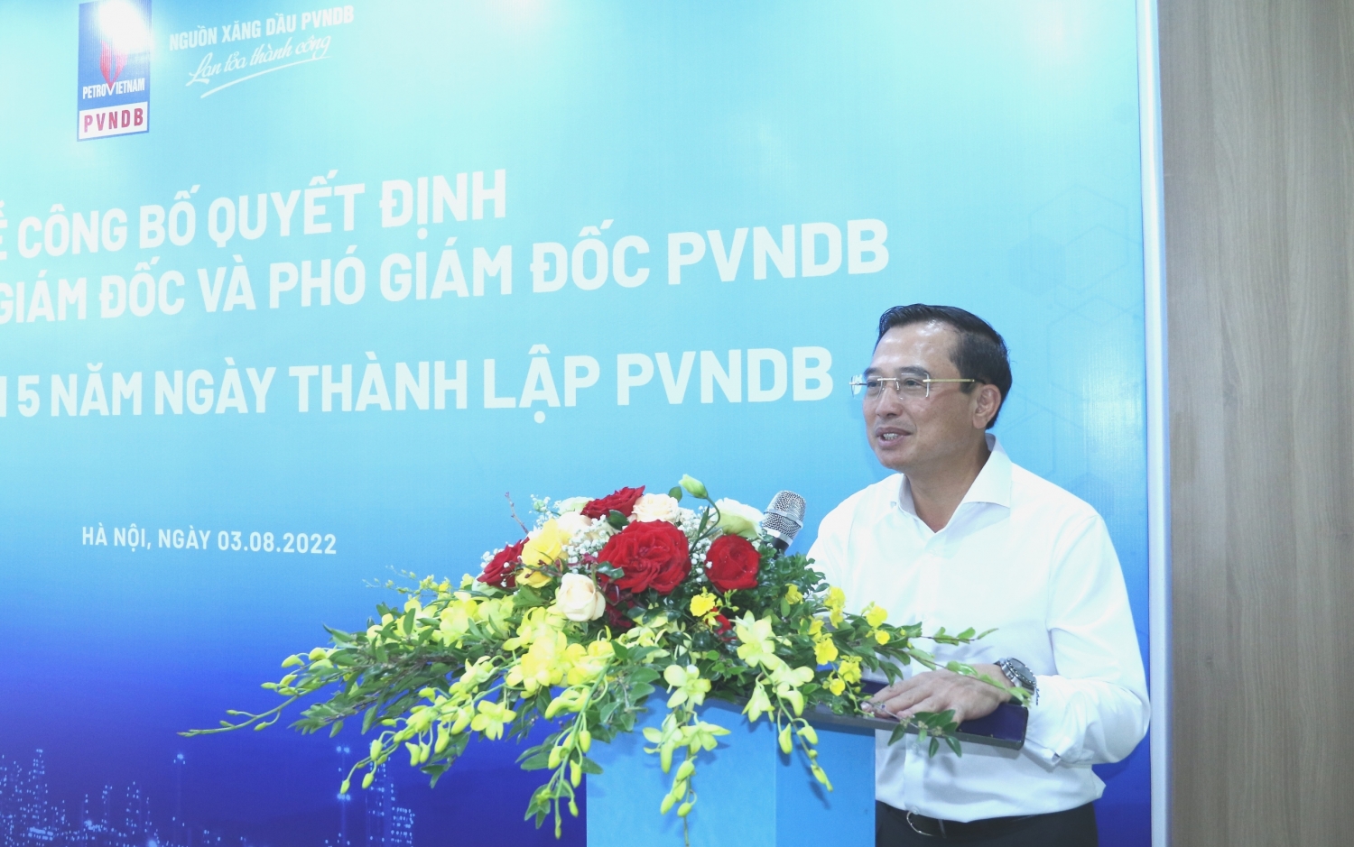 Petrovietnam công bố và trao quyết định bổ nhiệm lại Giám đốc và Phó giám đốc PVNDB