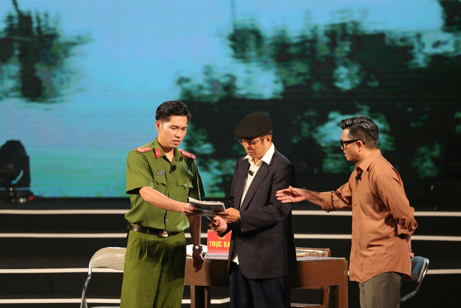 Tri ân những cống hiến, hy sinh vì bình yên cuộc sống