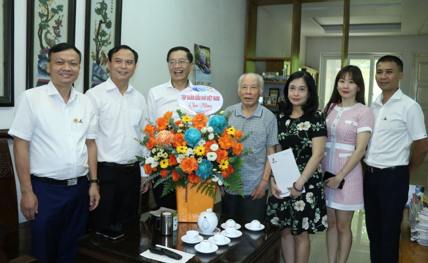 Lãnh đạo Petrovietnam thăm hỏi, tri ân nguyên lãnh đạo Tập đoàn