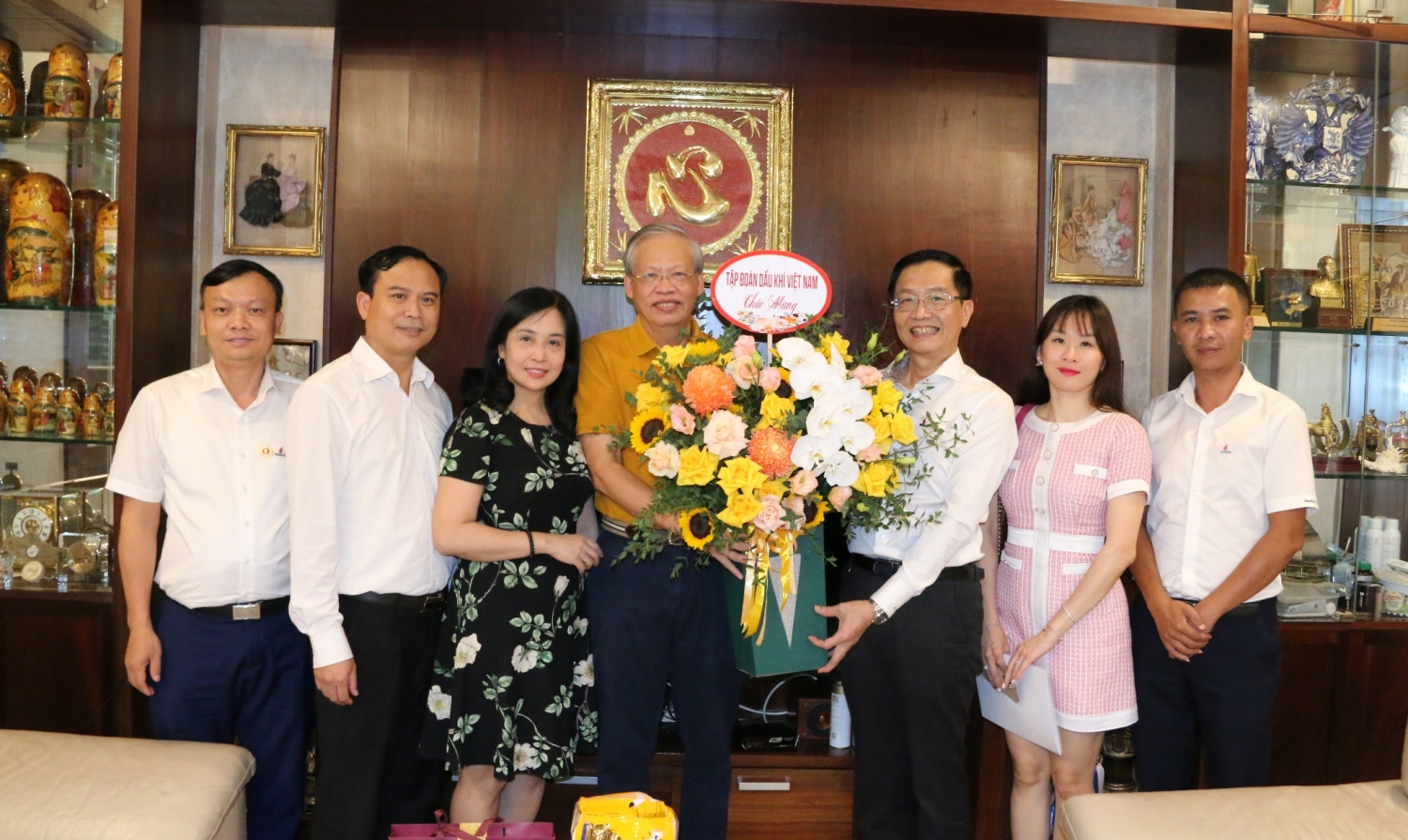 Lãnh đạo Petrovietnam thăm hỏi, tri ân nguyên lãnh đạo Tập đoàn