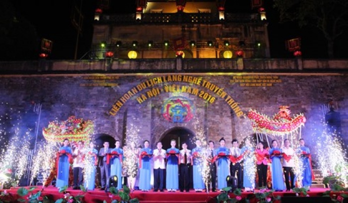 Nhiều hoạt động hấp dẫn tại Liên hoan Du lịch Làng nghề Hà Nội nhieu hoat dong hap dan tai lien hoan du lich lang nghe ha noi