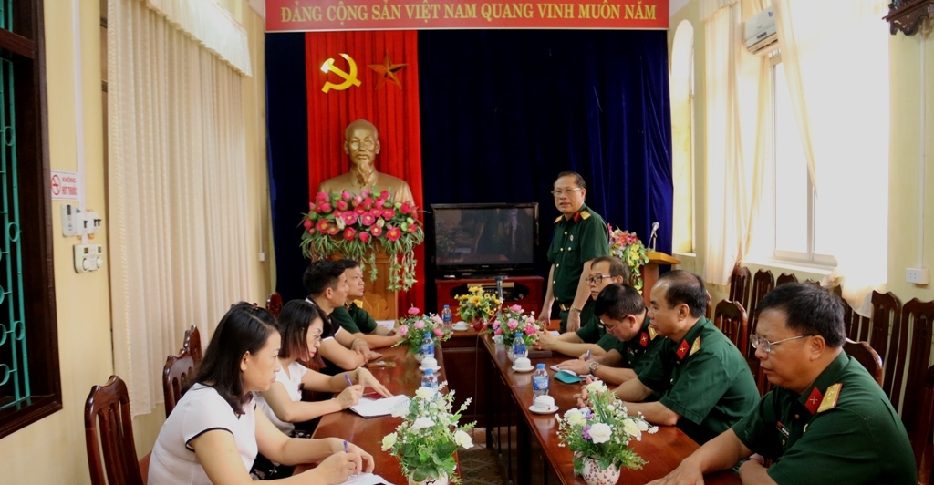 hoi ccb tap doan chia se kho khan voi dong bao vung nui phia bac