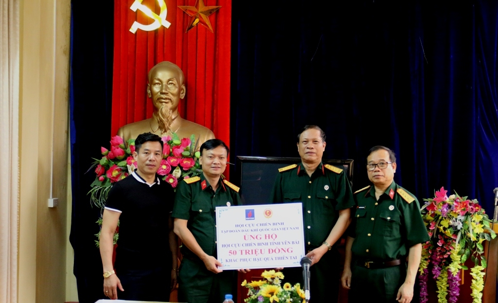 hoi ccb tap doan chia se kho khan voi dong bao vung nui phia bac