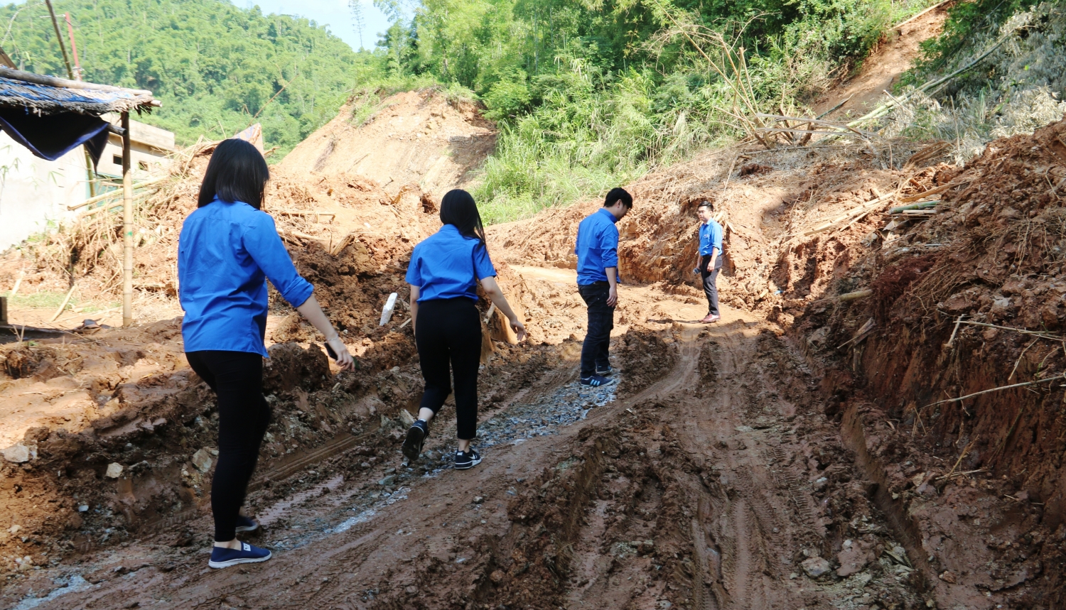 pvndb chia se kho khan voi vung lu muong lat