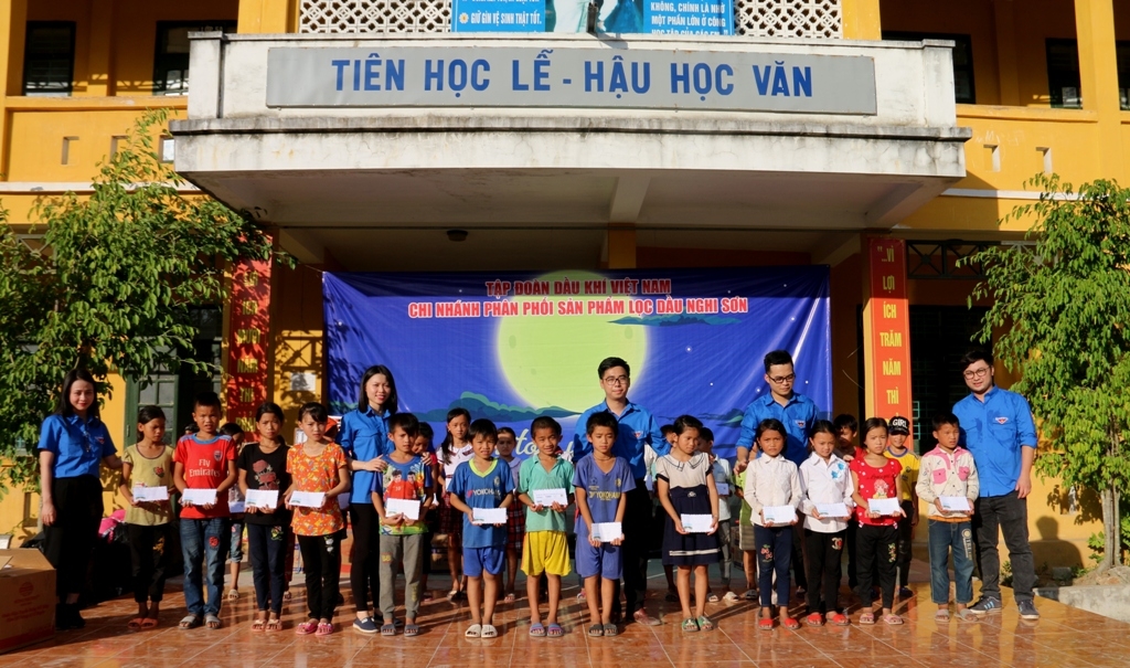 pvndb chia se kho khan voi vung lu muong lat