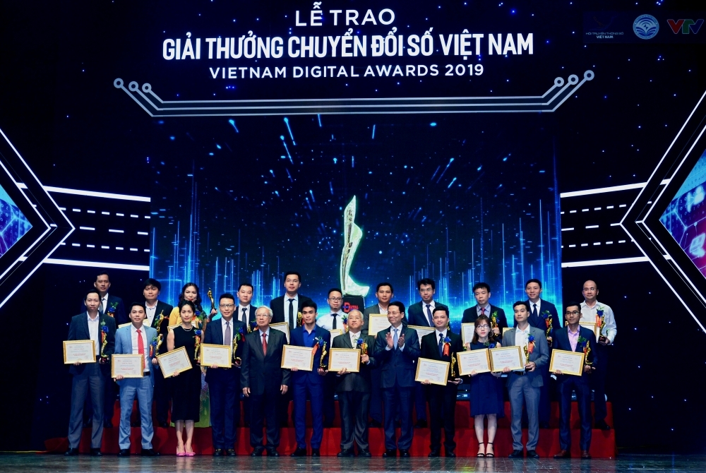 50 to chuc doanh nghiep dat giai thuong cong nghe so viet nam 2019