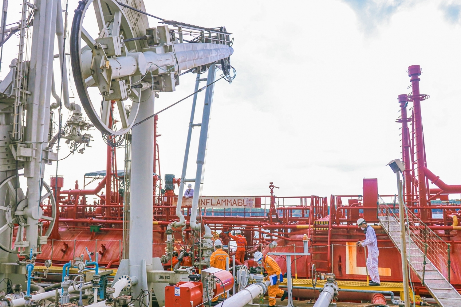 Lãnh đạo Petrovietnam yêu cầu thực hiện nghiêm ngặt công tác phòng, chống dịch Covid-19 trong kỳ nghỉ lễ Quốc khánh 2/9