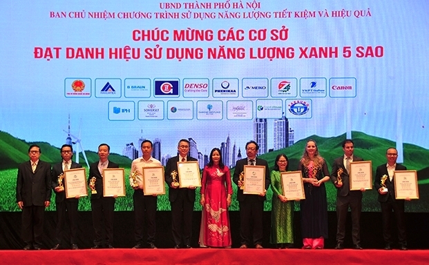 Hà Nội vinh danh cơ sở sử dụng năng lượng xanh năm 2021