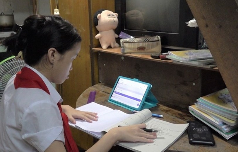 Hỗ trợ thiết bị học trực tuyến cho 3.300 học sinh khó khăn