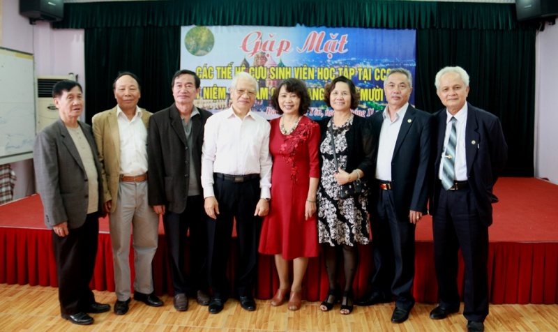 gap mat cac the he cuu sinh vien truong dai hoc dau hoa baku