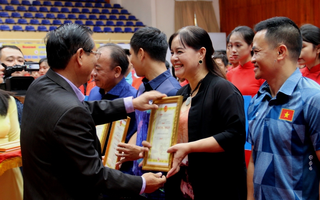 pvn tham gia giai bong ban tranh cup bao hanoimoi lan thu vii