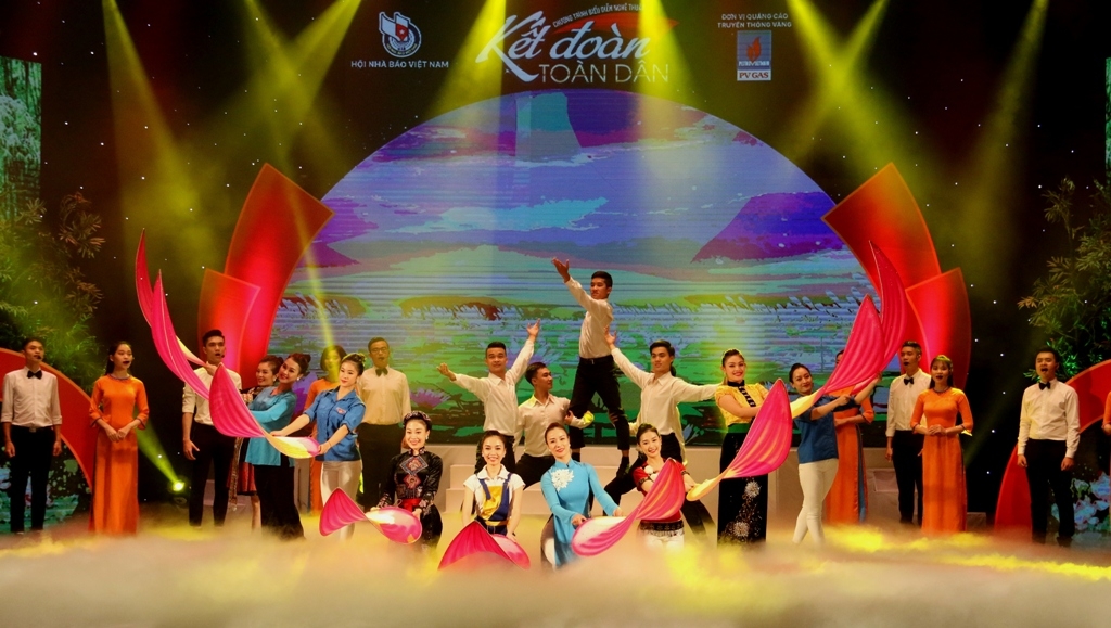 dac sac chuong trinh nghe thuat ket doan toan dan
