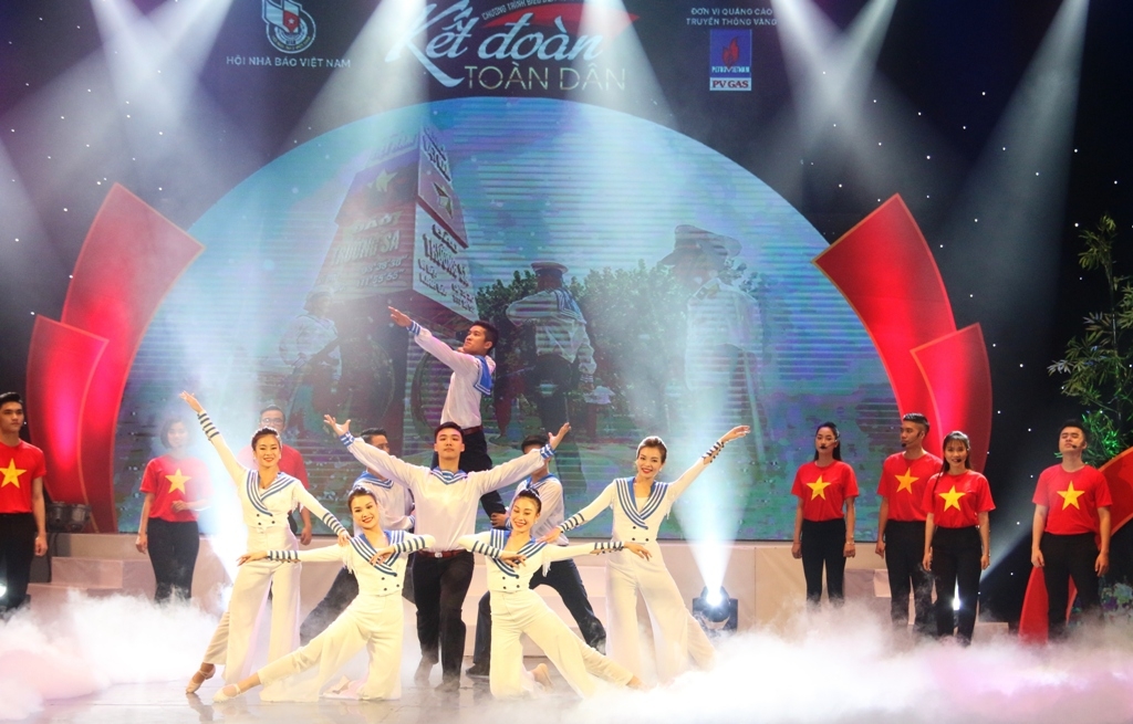 dac sac chuong trinh nghe thuat ket doan toan dan