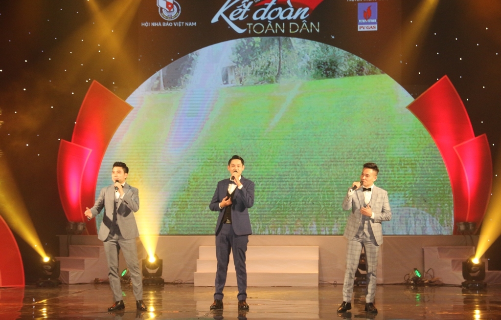 dac sac chuong trinh nghe thuat ket doan toan dan
