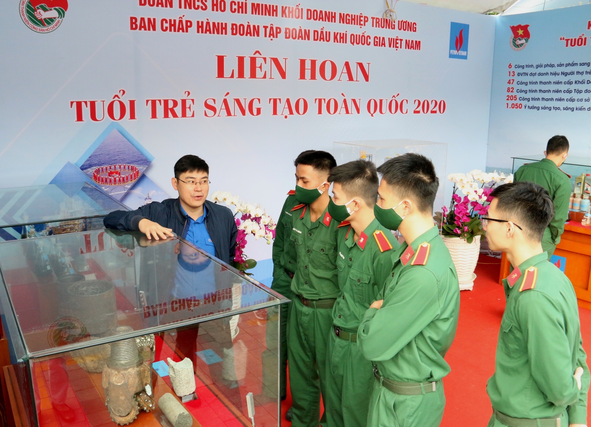 Tuổi trẻ Dầu khí tham gia triển lãm 