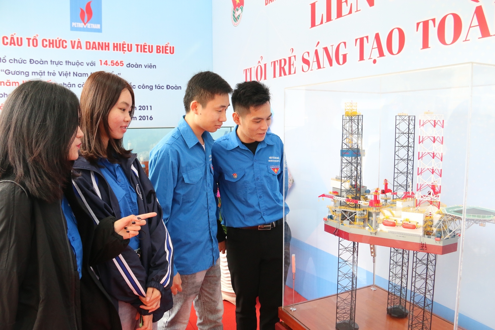 Tuổi trẻ Dầu khí tham gia triển lãm 