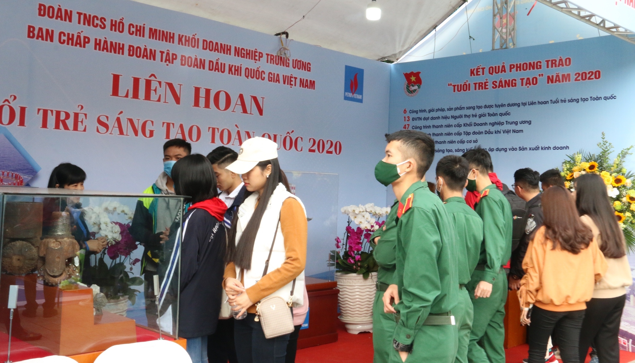Tuổi trẻ Dầu khí tham gia triển lãm 