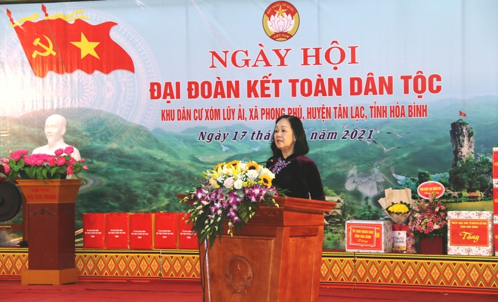 Tổng Giám đốc Petrovietnam Lê Mạnh Hùng dự Ngày hội Đại đoàn kết toàn dân tộc tại tỉnh Hòa Bình