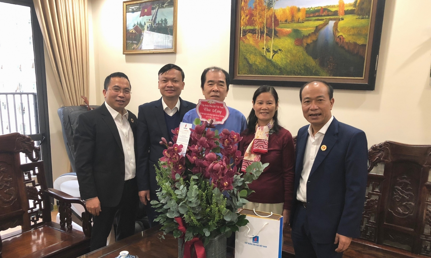 Hội CCB Tập đoàn thăm hỏi, tri ân các thế hệ cán bộ ngành Dầu khí