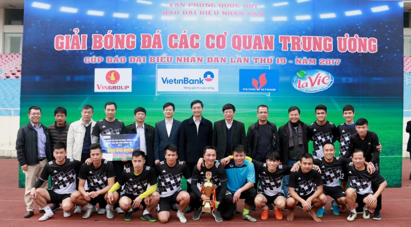 doi bong da pvn vo dich cup bao dai bieu nhan dan 2017