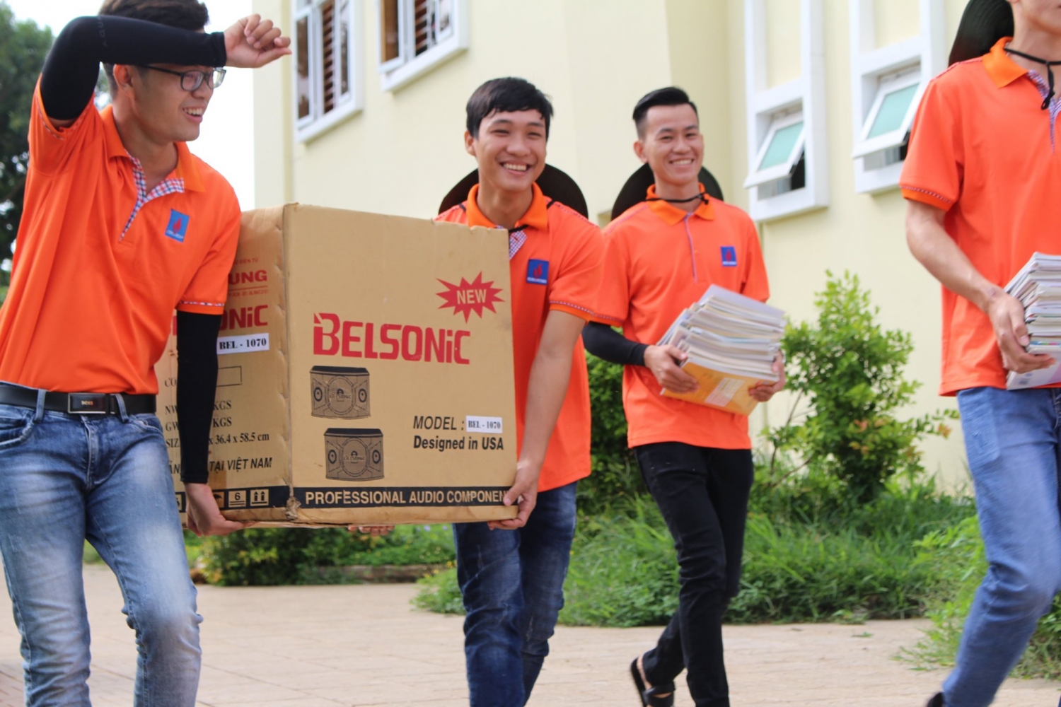 tuoi tre dau khi viet tiep truyen thong vung buoc tuong lai