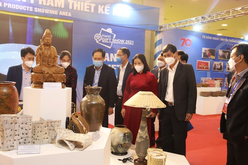 Hanoi Gift Show 2021 tạo cơ hội cho làng nghề quảng bá, mở rộng thị trường Hanoi Gift Show 2021 tạo cơ hội cho làng nghề quảng bá, mở rộng thị trường
