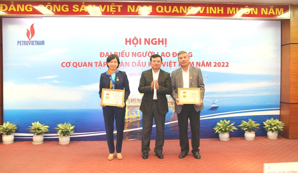 Tổng Giám đốc Petrovietnam Lê Mạnh Hùng đối thoại với người lao động Cơ quan Tập đoàn