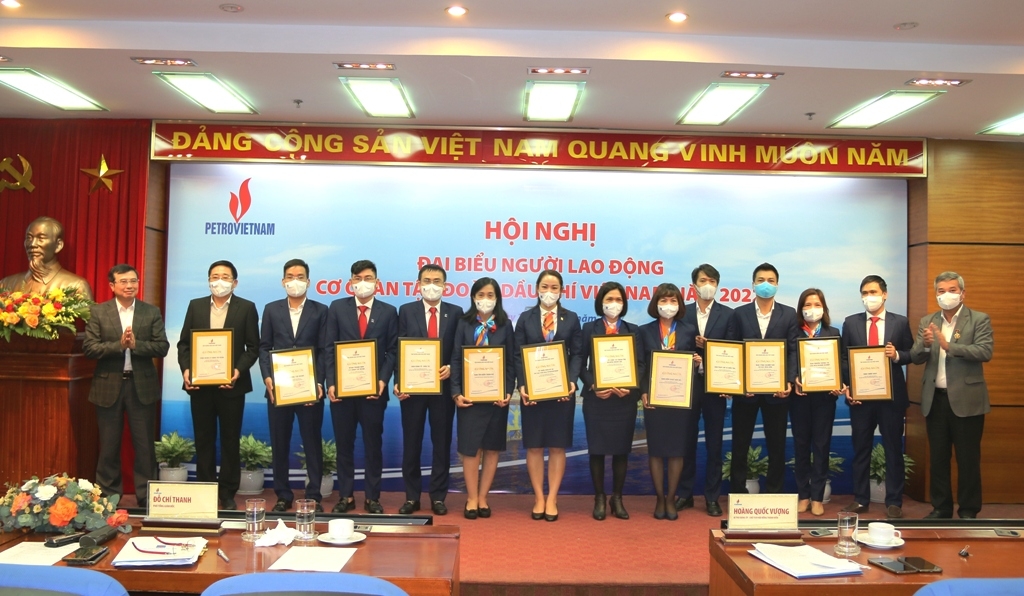 Tổng Giám đốc Petrovietnam Lê Mạnh Hùng đối thoại với người lao động Cơ quan Tập đoàn