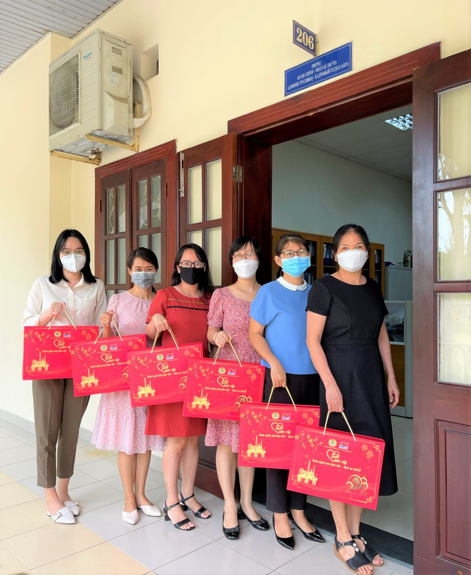 Vietsovpetro: “Tết sum vầy – Xuân nghĩa tình Dầu khí – Bình an”