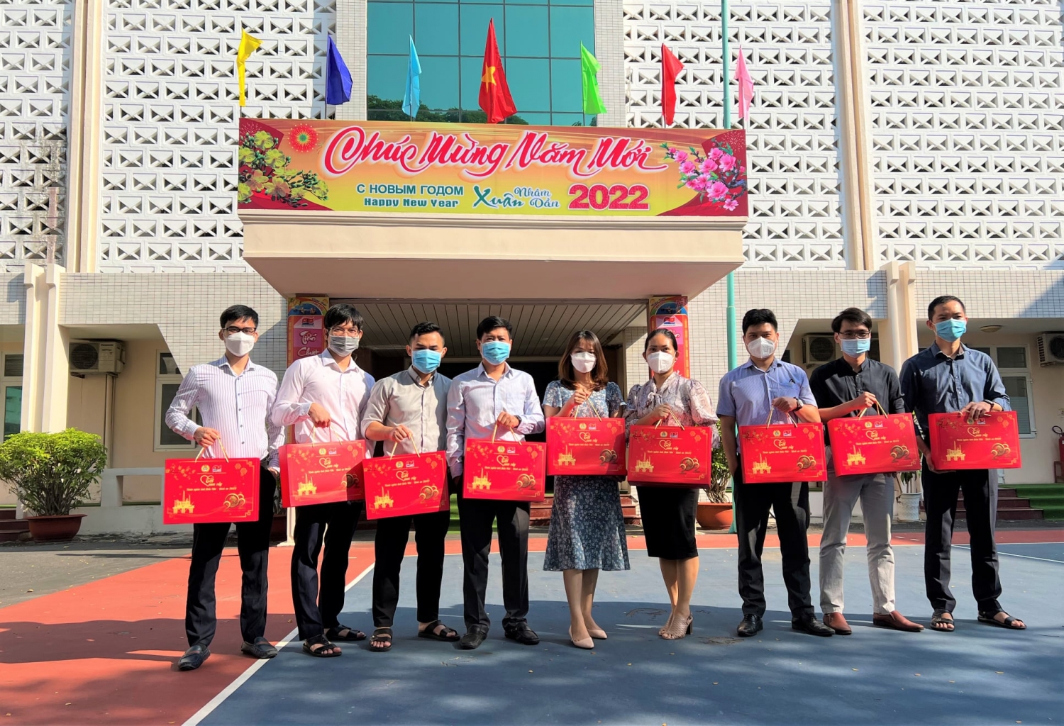 Vietsovpetro: “Tết sum vầy – Xuân nghĩa tình Dầu khí – Bình an”
