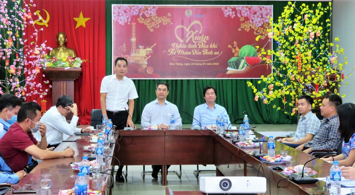 Lãnh đạo Petrovietnam làm việc, động viên, chúc Tết người lao động tại công trường NMNĐ Long Phú 1