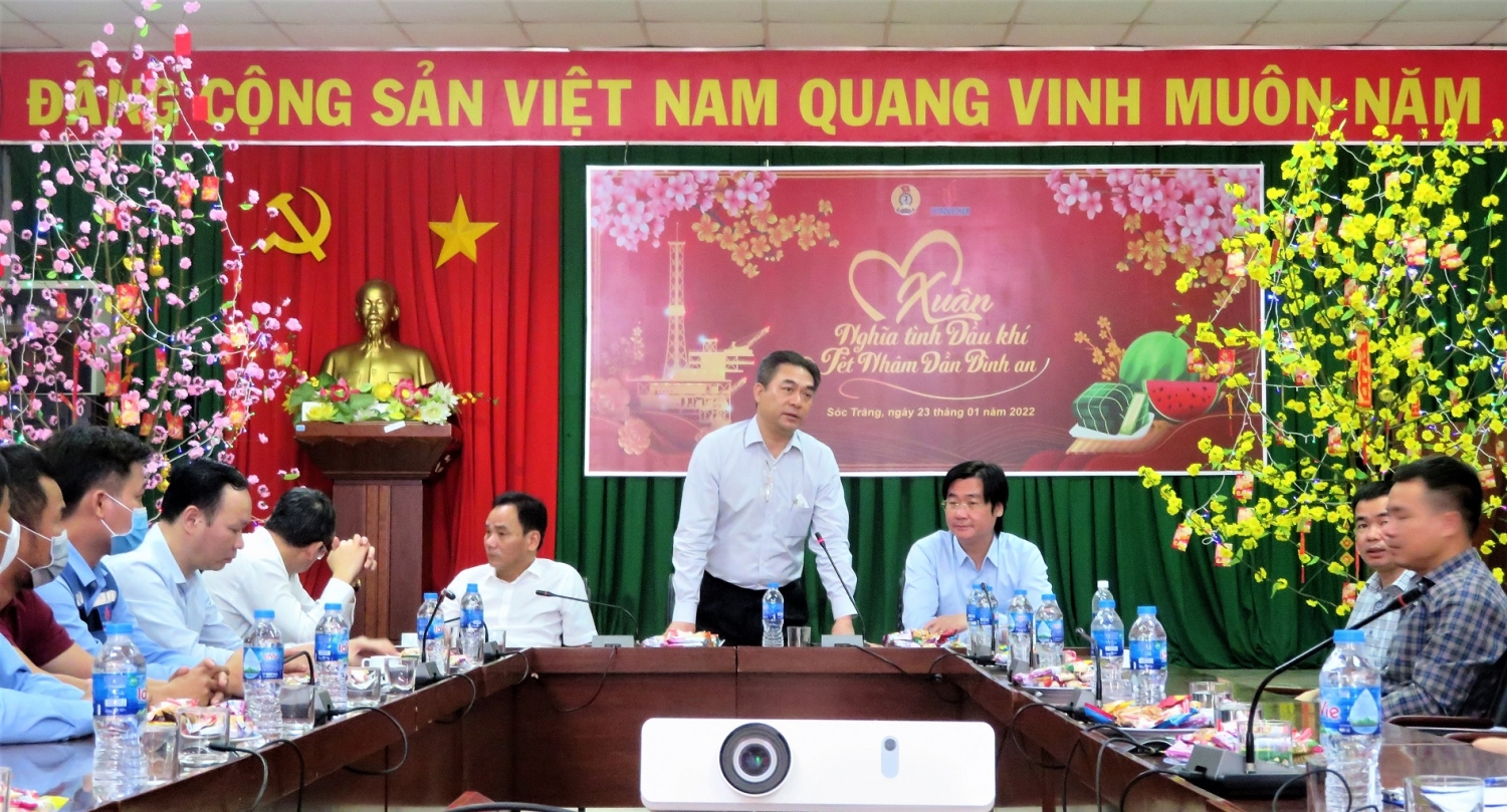 Lãnh đạo Petrovietnam làm việc, động viên, chúc Tết người lao động tại công trường NMNĐ Long Phú 1