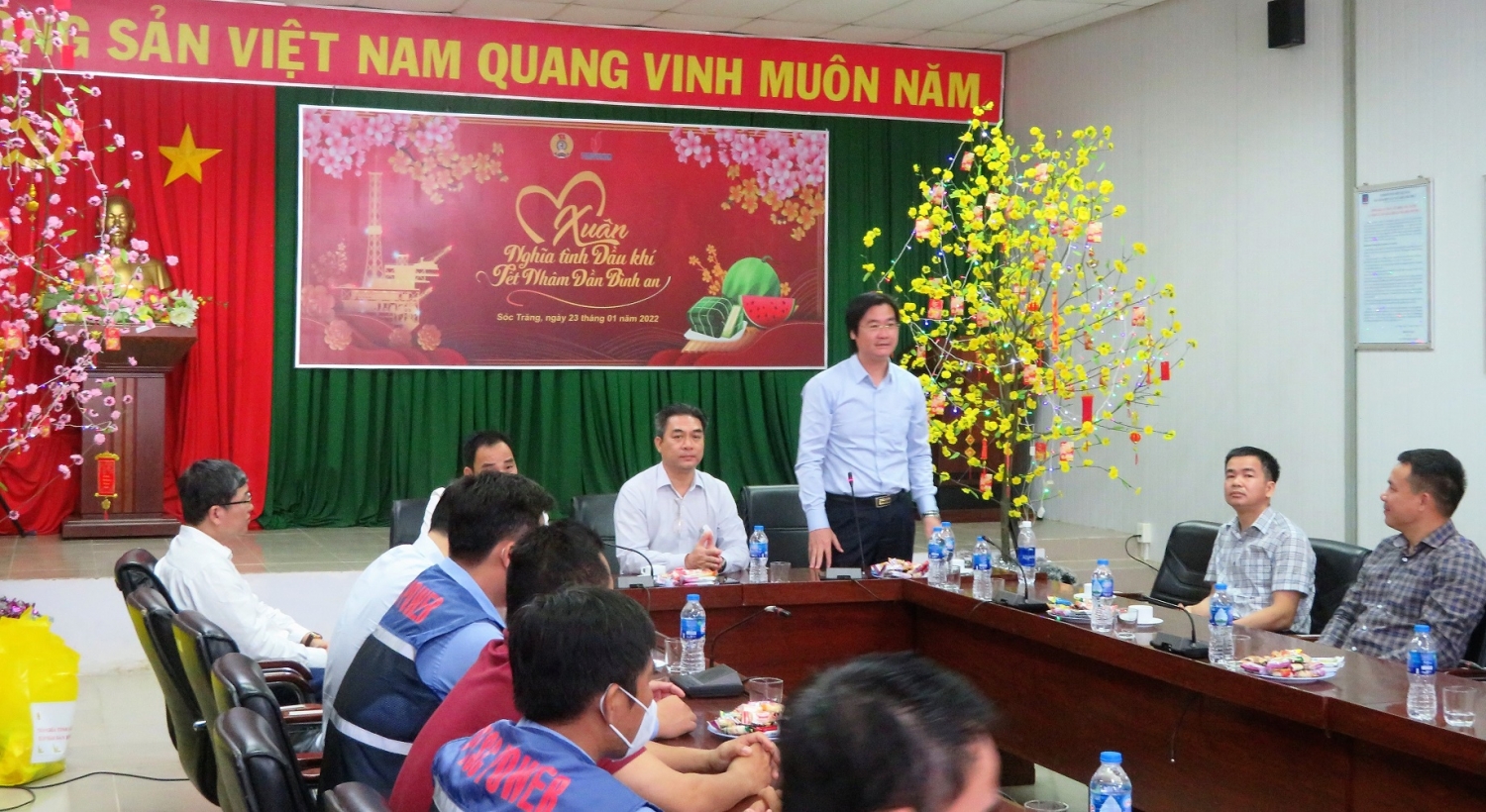 Lãnh đạo Petrovietnam làm việc, động viên, chúc Tết người lao động tại công trường NMNĐ Long Phú 1