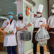 PETROSETCO: Tiếp sức cho y, bác sĩ tuyến đầu chống dịch Covid-19
