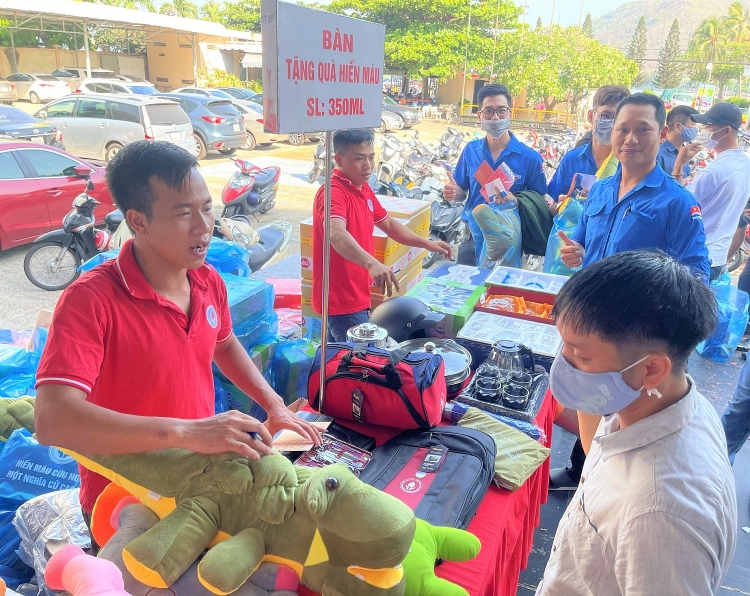 Người lao động Vietsovpetro tích cực tham gia hiến máu nhân đạo