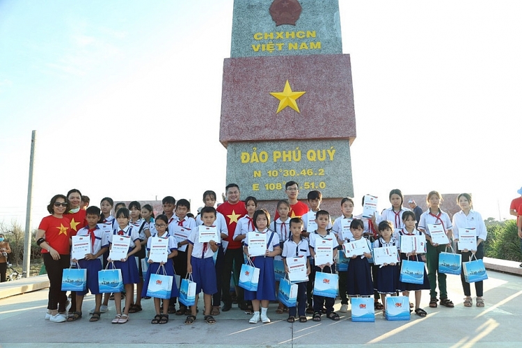 Vietsovpetro: Hành trình “Vì biển đảo quê hương năm 2021”