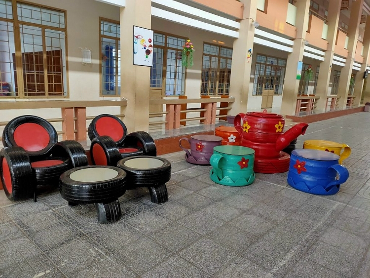 Tuổi trẻ PTSC M&C trao tặng  khu vui chơi thiếu nhi cho Trường tiểu học Long Hương