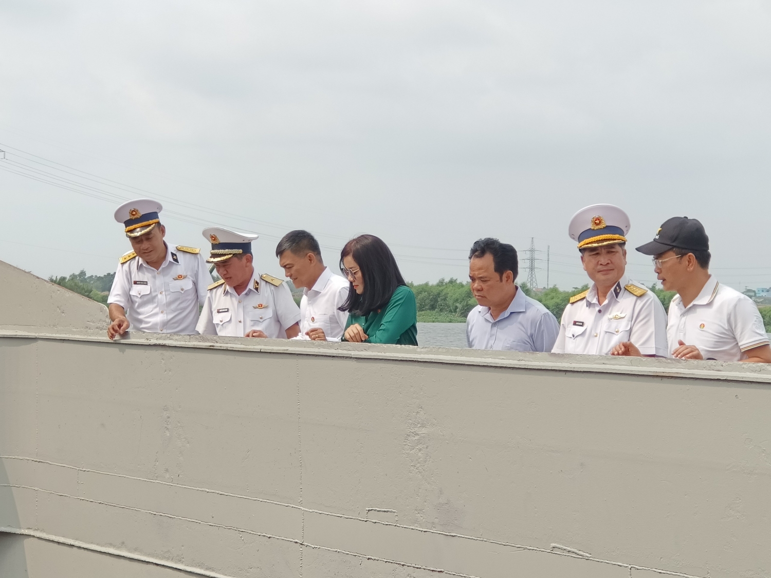 Phân Bón Cà Mau vì màu xanh Trường Sa