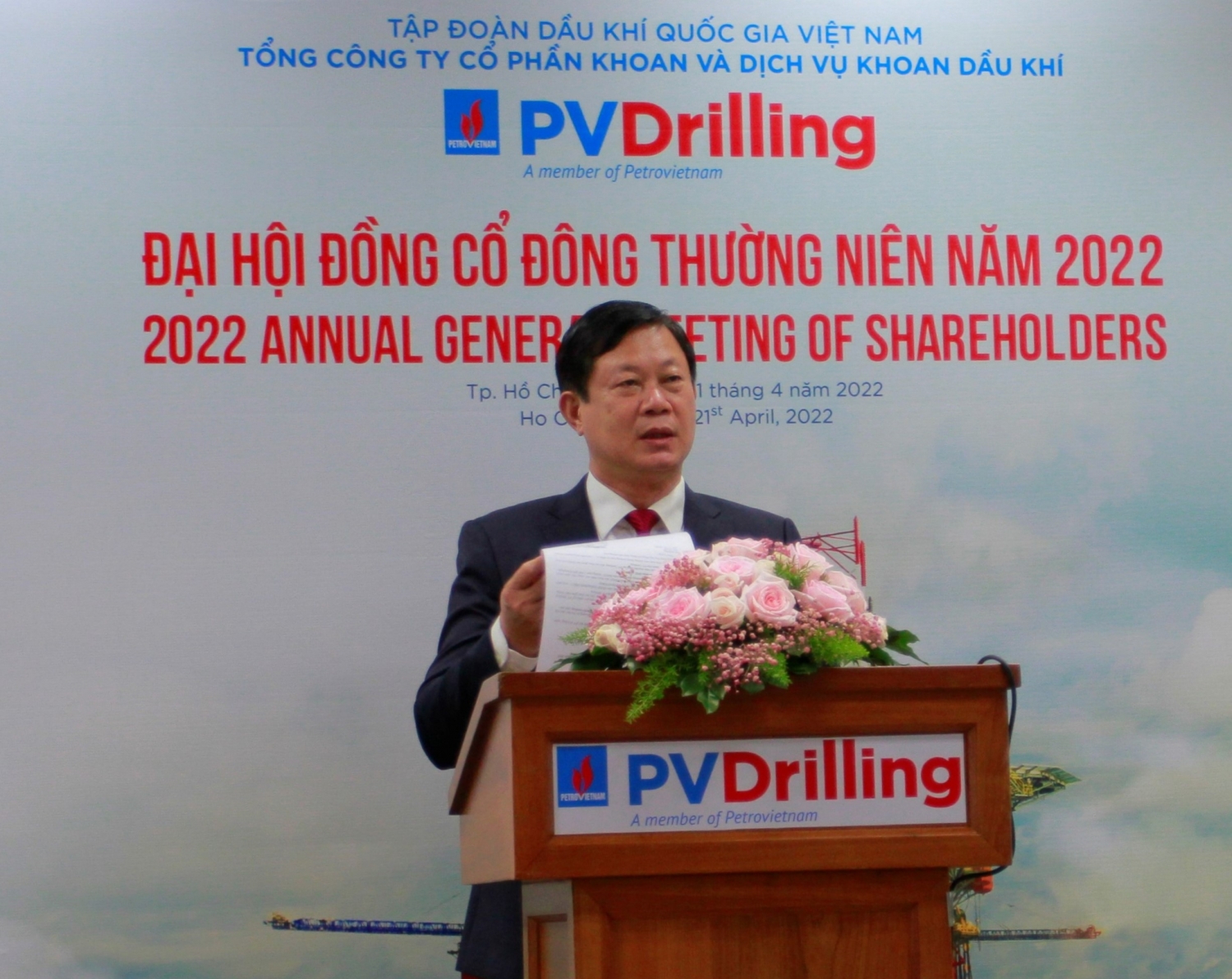Phó Chủ tịch HĐQT PV Drilling Đỗ Đức Chiến báo cáo tại Đại hội.