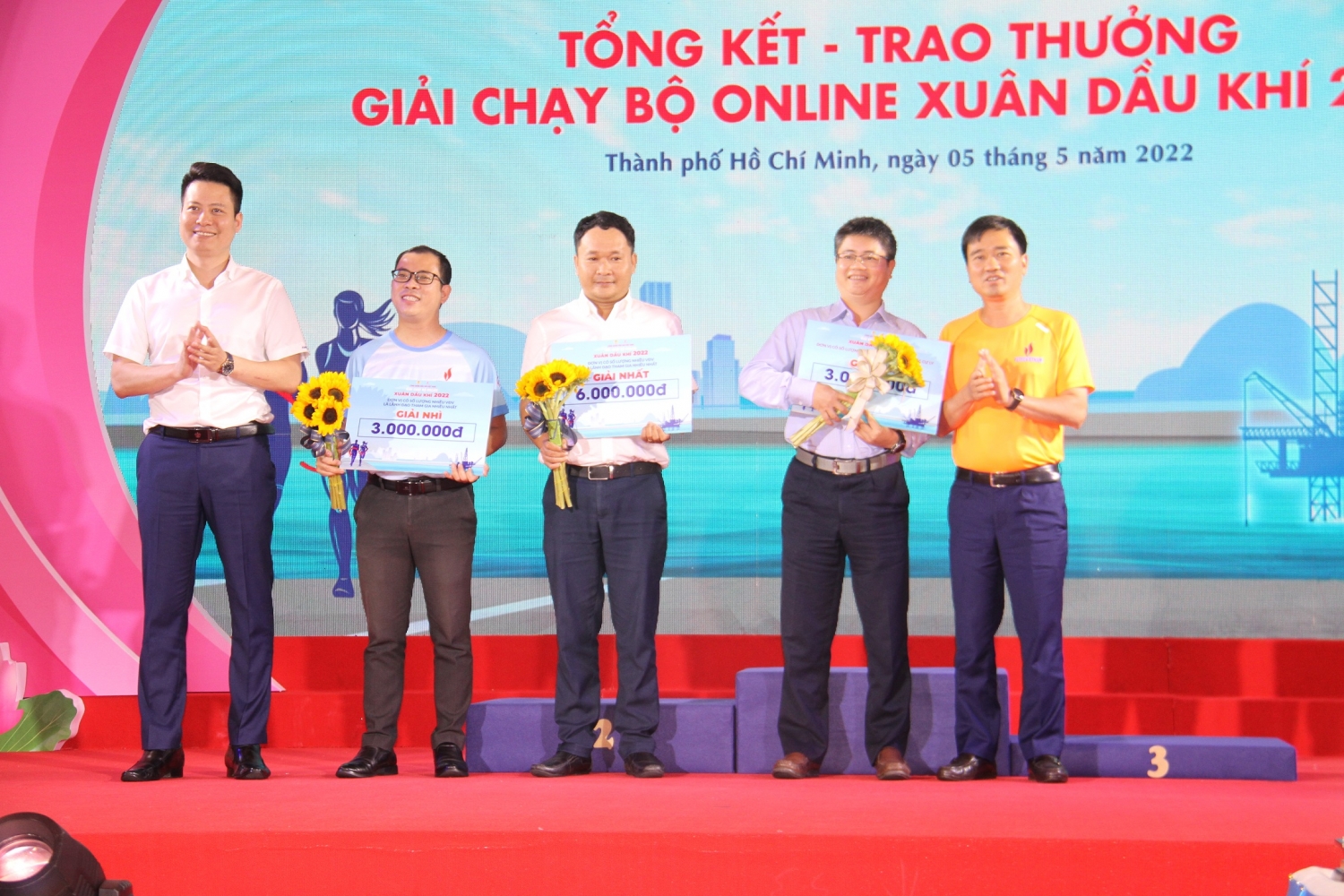 CĐ DKVN gặp mặt Người lao động Dầu khí tiêu biểu và Tổng kết, trao thưởng Giải chạy bộ online “Xuân Dầu khí 2022”