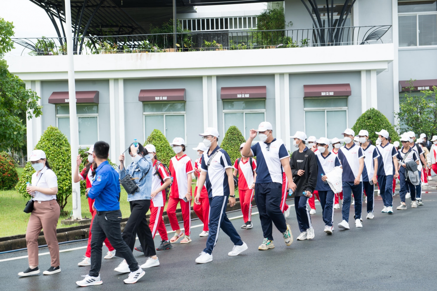 Phân bón Cà Mau tổ chức tham quan, định hướng nghề nghiệp cho học sinh Trường THPT Tân Lộc