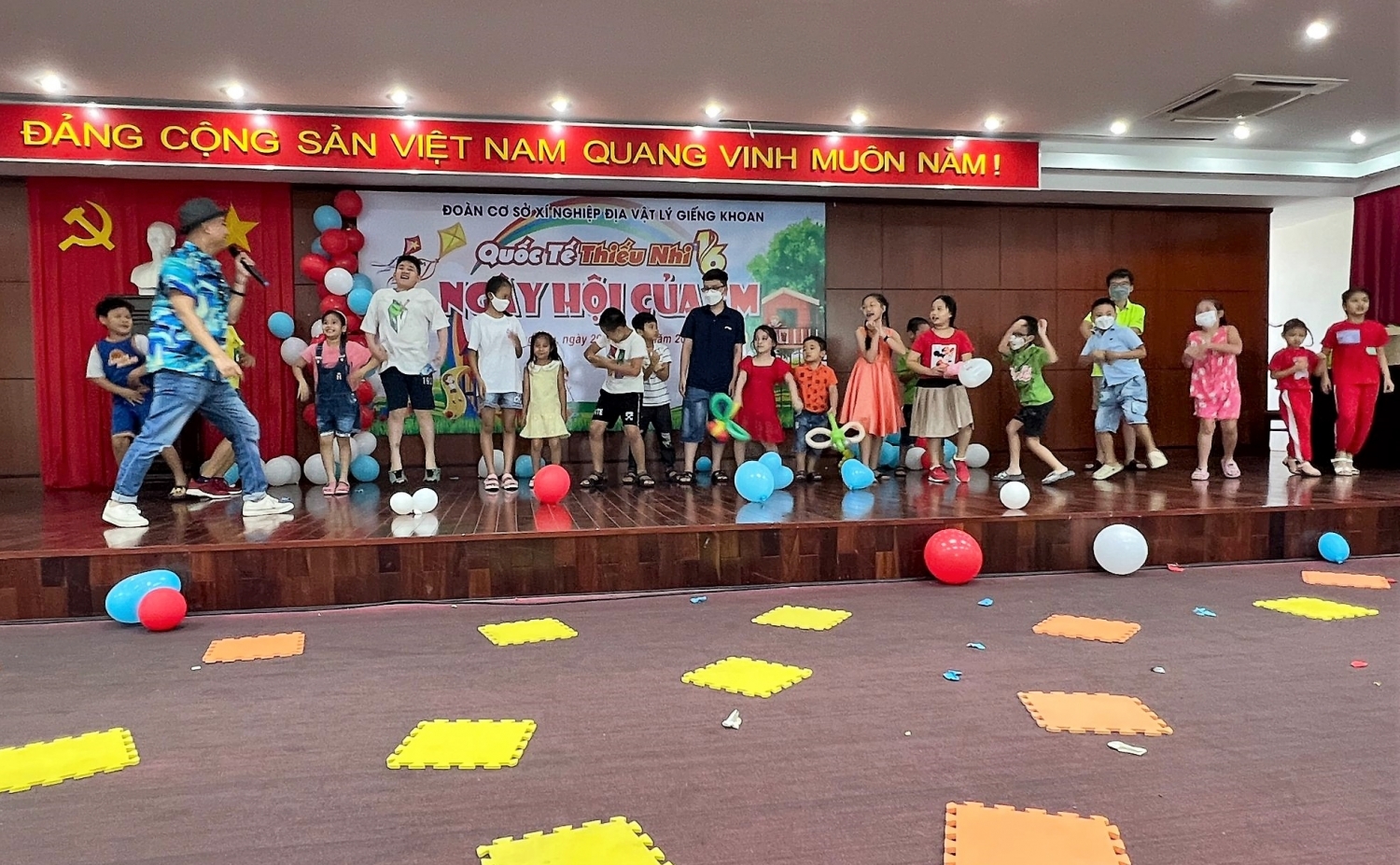 Đoàn Xí nghiệp Địa vật lý giếng khoan tổ chức 