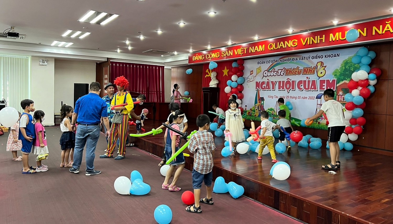 Đoàn Xí nghiệp Địa vật lý giếng khoan tổ chức 