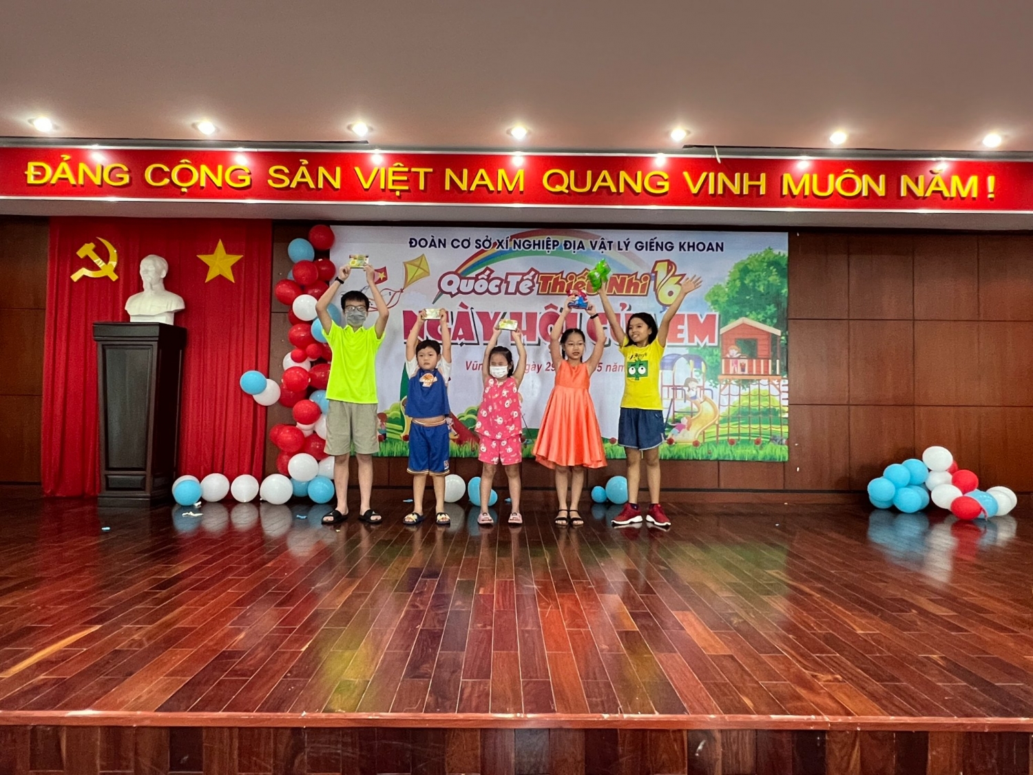Đoàn Xí nghiệp Địa vật lý giếng khoan tổ chức 