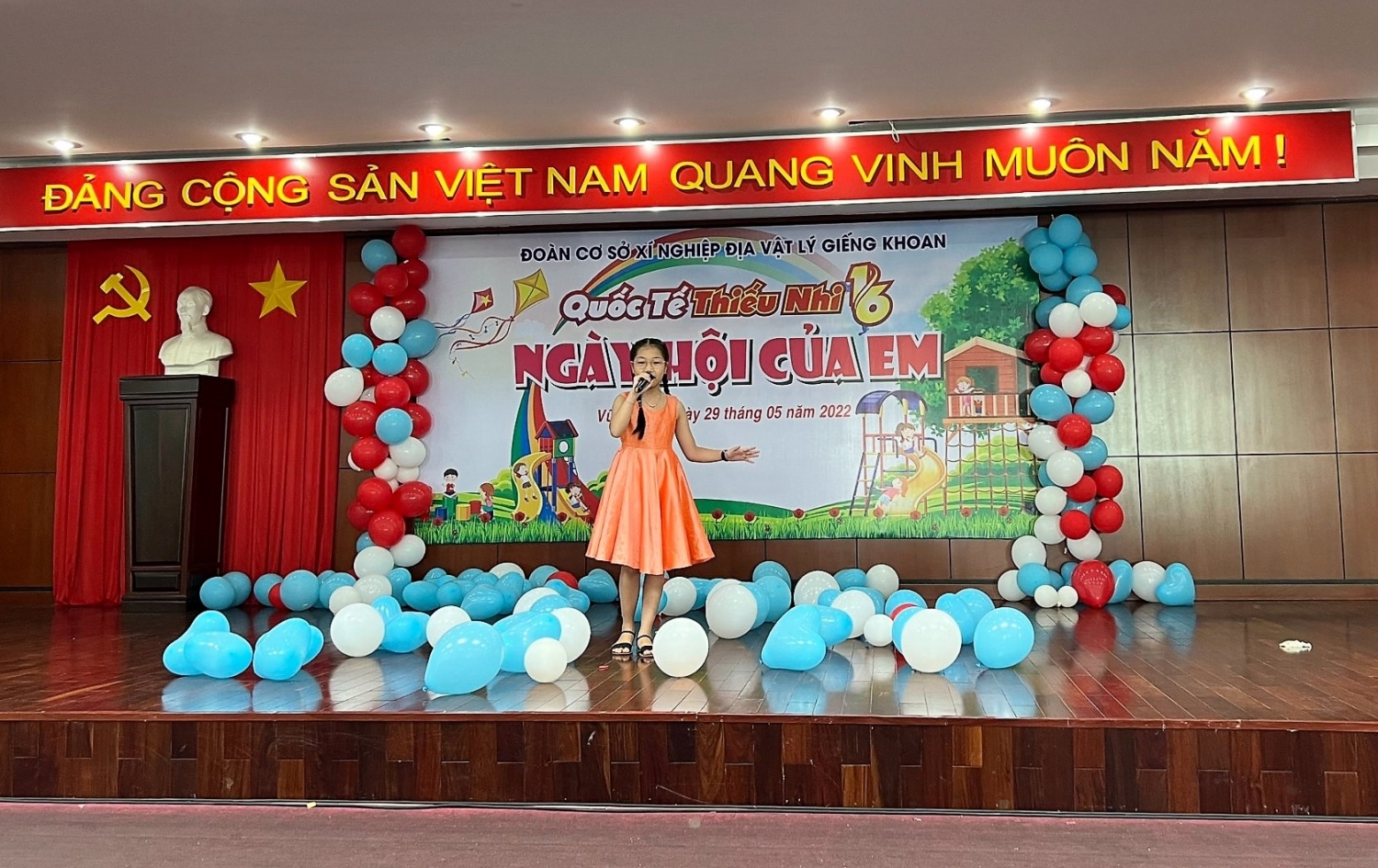 Đoàn Xí nghiệp Địa vật lý giếng khoan tổ chức 