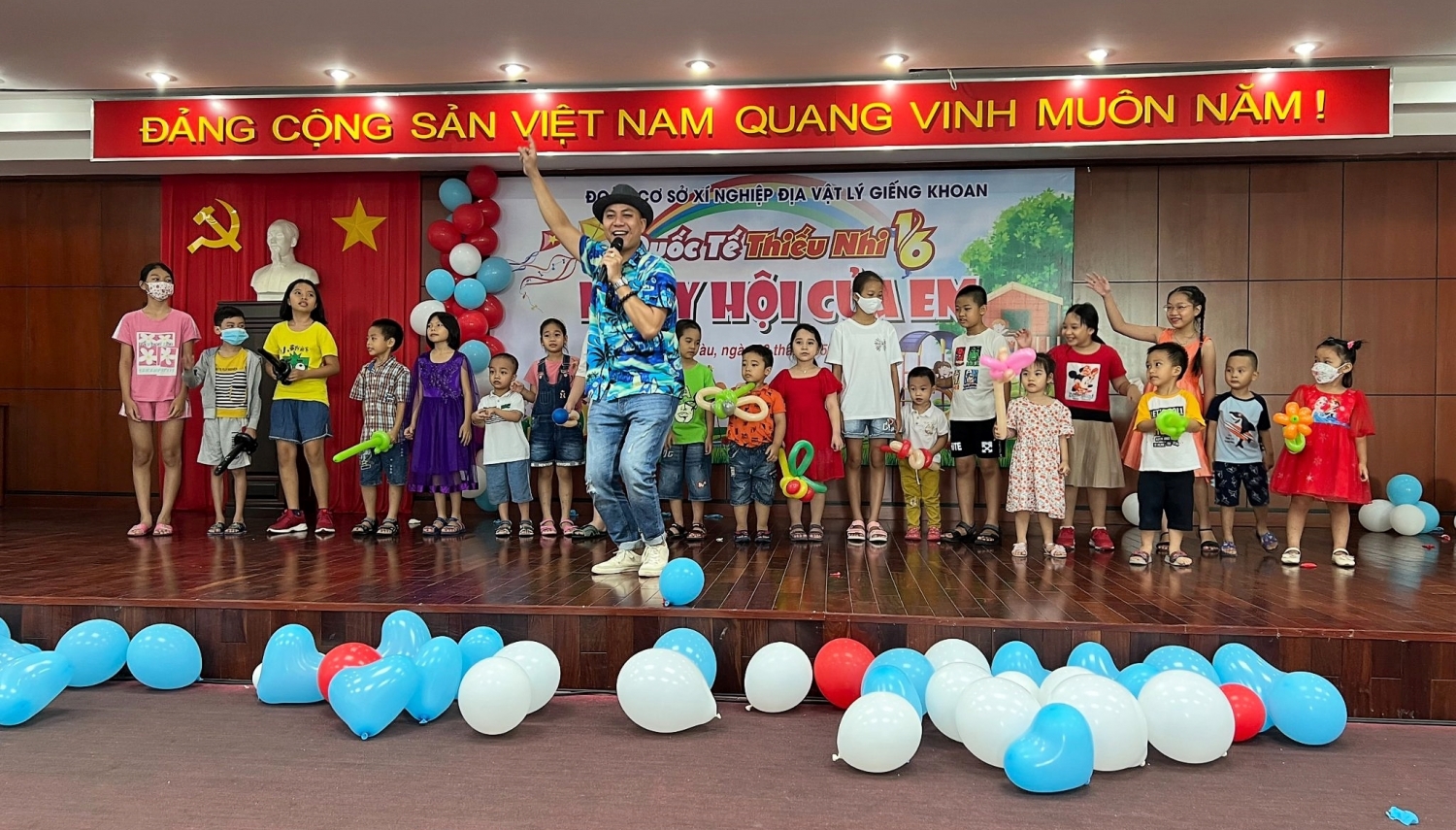 Đoàn Xí nghiệp Địa vật lý giếng khoan tổ chức 