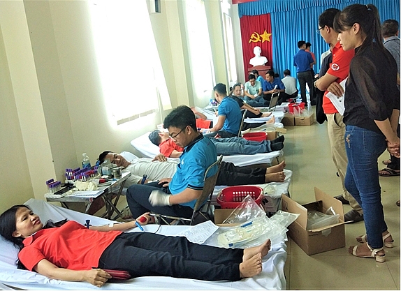 nguoi lao dong vietsovpetro huong ung chuong trinh hien mau nhan dao
