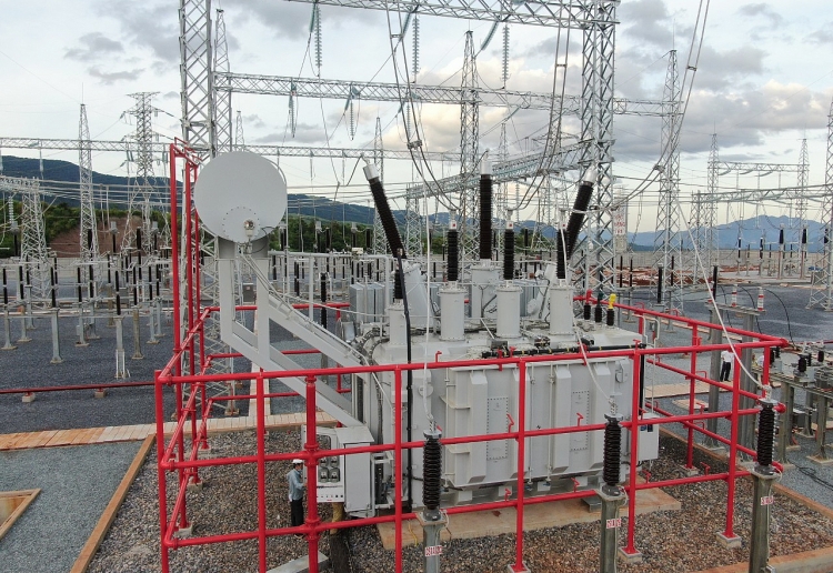 Máy biến áp AT2 tại TBA 220kV Lao Bảo