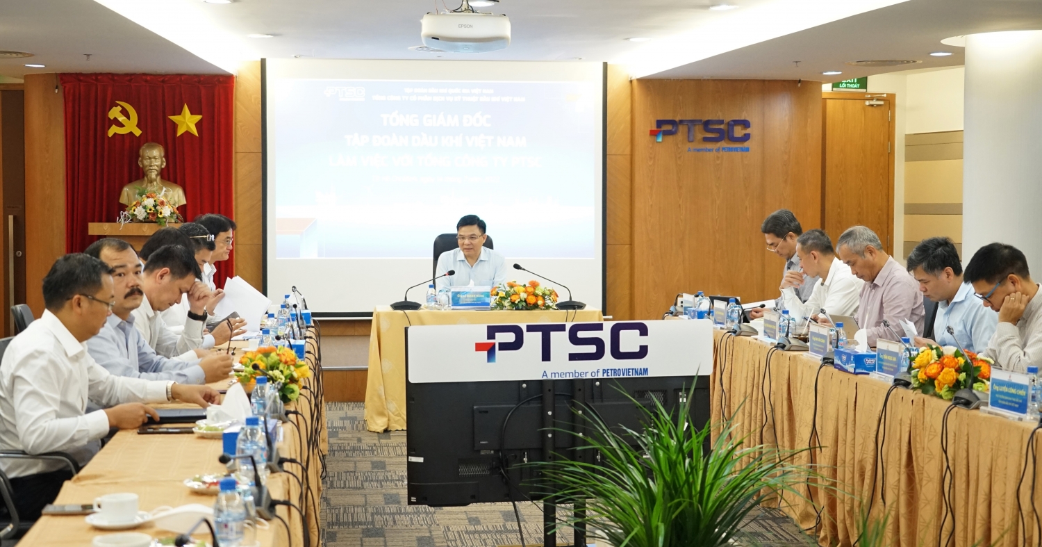 Tổng Giám đốc Petrovietnam Lê Mạnh Hùng làm việc với PTSC về kết quả sản xuất kinh doanh 6 tháng đầu năm 2022